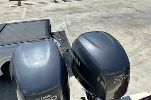 2008 Parker 2501 Center Console - Engine Tops
