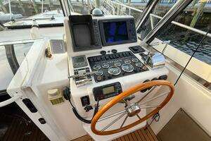 2002 Legacy 34 Express Twin Jet thumbnail 25