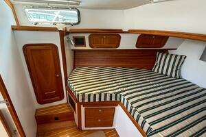 2002 Legacy 34 Express Twin Jet thumbnail 36