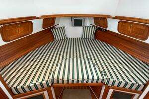 2002 Legacy 34 Express Twin Jet thumbnail 37
