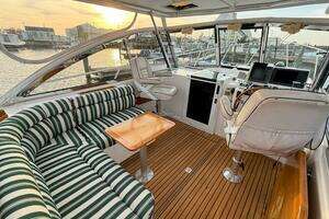 2002 Legacy 34 Express Twin Jet thumbnail 15