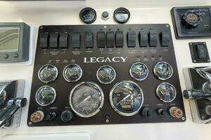 2002 Legacy 34 Express Twin Jet thumbnail 22