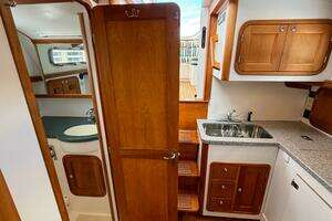 2002 Legacy 34 Express Twin Jet thumbnail 39