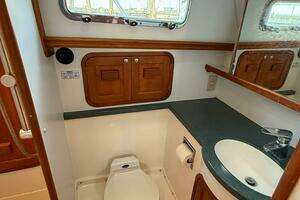 2002 Legacy 34 Express Twin Jet thumbnail 42