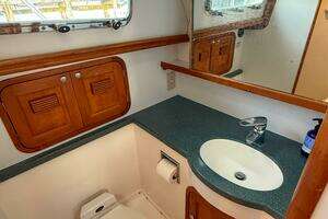 2002 Legacy 34 Express Twin Jet thumbnail 44
