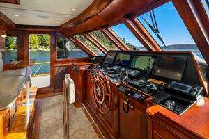 2001 Rayburn Custom Yachts Flush Deck thumbnail 18