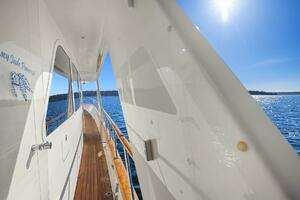 2001 Rayburn Custom Yachts Flush Deck thumbnail 60