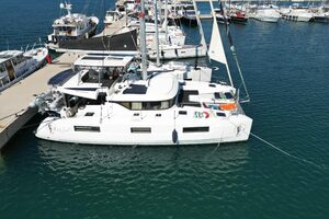 45ft Lagoon Yacht For Sale
