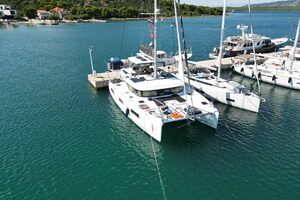 45ft Lagoon Yacht For Sale