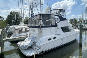 39' Silverton starboard aft profile