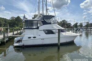 39' Silverton starboard profile