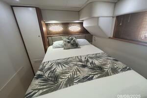 39' Silverton master stateroom starboard