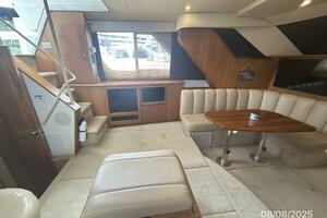 39' Silverton salon port