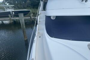 39' Silverton starboard side deck2