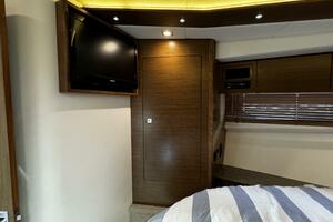 45FT (13.72M) CRUISERS YACHTS