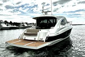 45FT (13.72M) CRUISERS YACHTS Worth Avenue Yachts