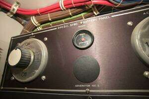 1998 Hatteras 74 Sportdeck thumbnail 14