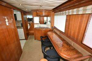 1998 Hatteras 74 Sportdeck thumbnail 19