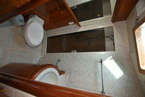 1998 Hatteras 74 Sportdeck thumbnail 33