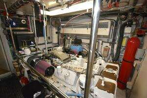 1998 Hatteras 74 Sportdeck thumbnail 37