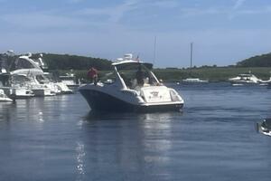 NO WOKE ZONE 33ft Sea Ray Yacht For Sale