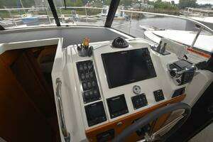 2023 Beneteau Swift Trawler 41 Fly thumbnail 14