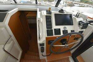2023 Beneteau Swift Trawler 41 Fly thumbnail 15