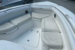2014 Boston Whaler 350 Outrage Bow Seating looking to Port