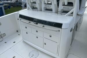 2014 Boston Whaler 350 Outrage Summer Kitchen Leaning Post c