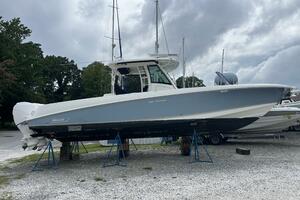 2014 Boston Whaler 350 Outrage Starboard Side