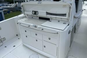 2014 Boston Whaler 350 Outrage Summer Kitchen Leaning Post o
