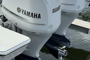 32ft Pursuit Yacht For Sale