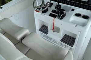 30ft Sea Hunt Yacht For Sale