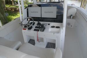 30ft Sea Hunt Yacht For Sale