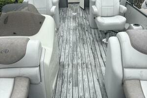 25ft Avalon Yacht For Sale