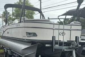 25ft Avalon Yacht For Sale