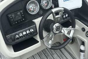 25ft Avalon Yacht For Sale