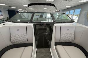 Photo 5550055 for 2026 Four Winns H2  