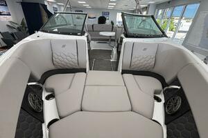 Photo 5550058 for 2026 Four Winns H2  