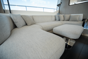 60FT (18.29M) AZIMUT