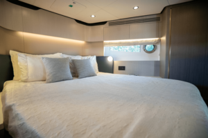 60FT (18.29M) AZIMUT