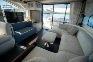 60FT (18.29M) AZIMUT
