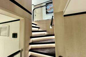 2024 Majesty Yachts 120 thumbnail 19