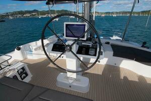 Lagoon 52 F helm