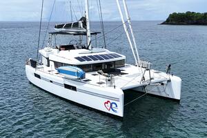 Oui Cherie 52ft Lagoon Yacht For Sale