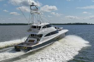 2016 92 Viking Enclosed Bridge Touche Exterior (17)