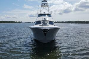 2016 92 Viking Enclosed Bridge Touche Exterior (9)