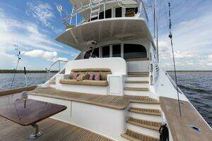 2016 Viking 92 Enclosed Bridge thumbnail 67