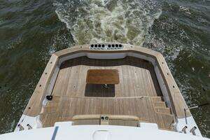 2016 Viking 92 Enclosed Bridge thumbnail 66