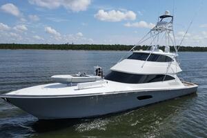 2016 92 Viking Enclosed Bridge Touche Exterior (8)